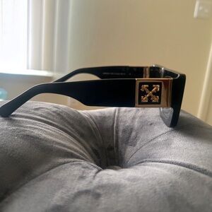 Off-White Leonardo Sunglasses